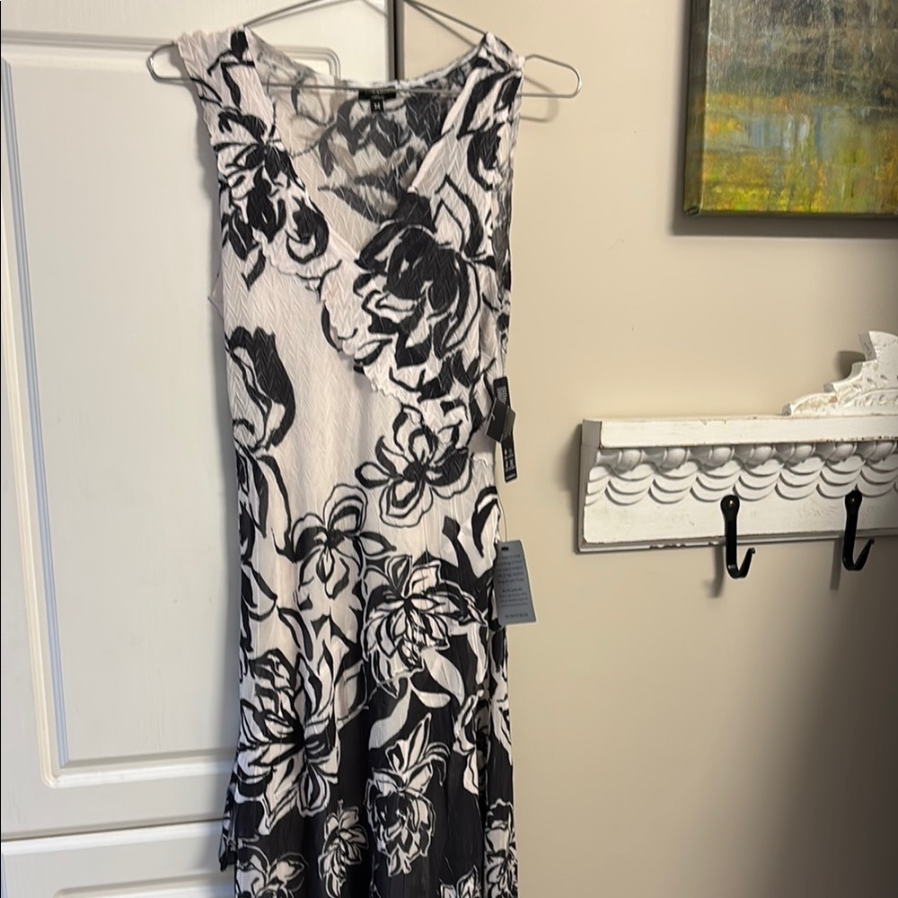 Komarov stunning sundress. M. NWT